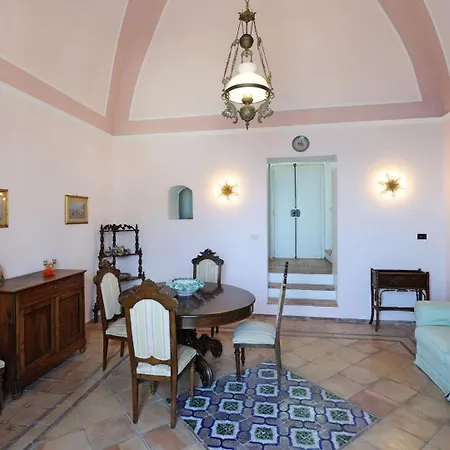 בית נופש Casa Rossa אטראני